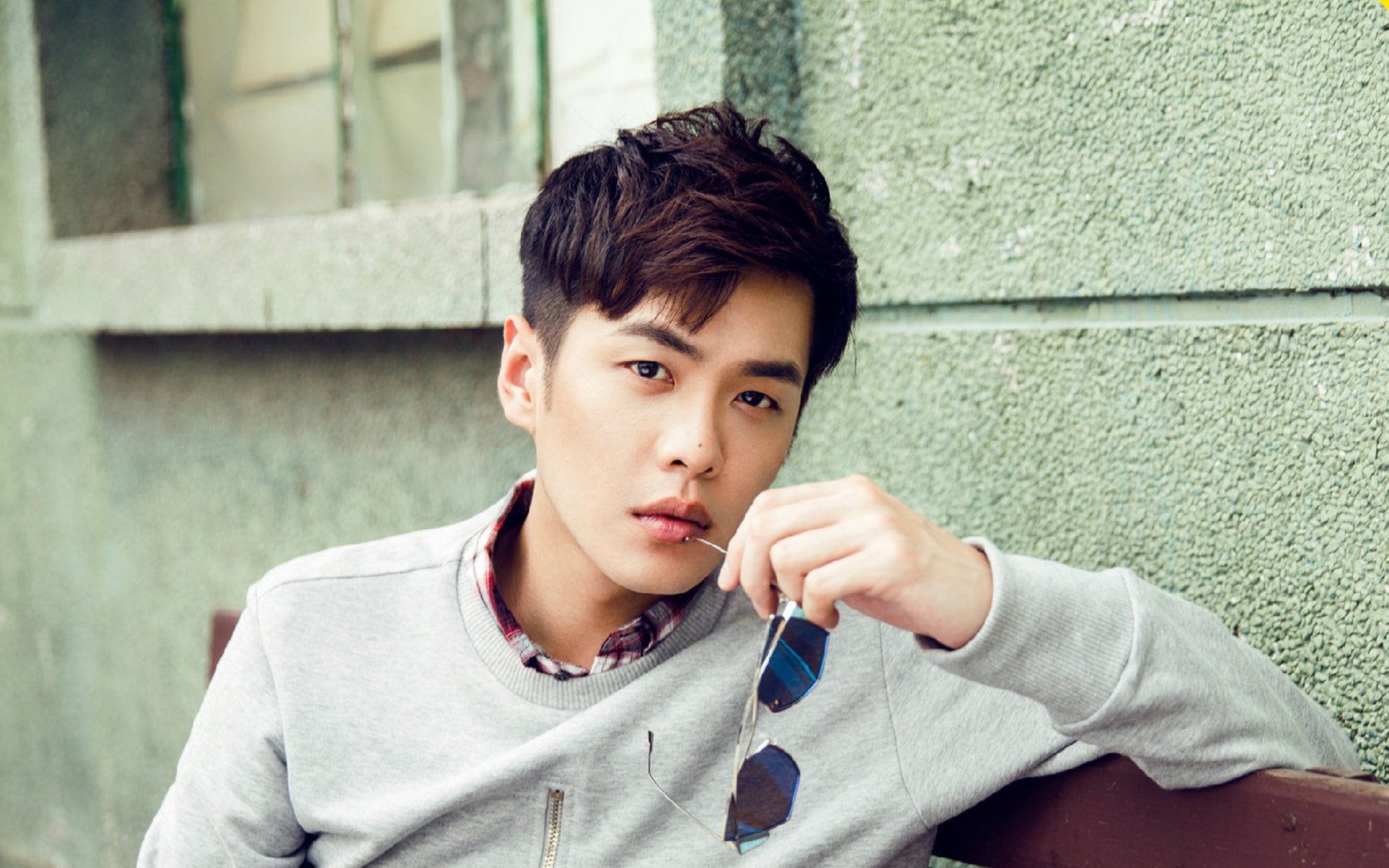 德甲焦点:冠军悬念加剧,拜仁还能稳居头把交椅?,拜仁几次德甲冠军