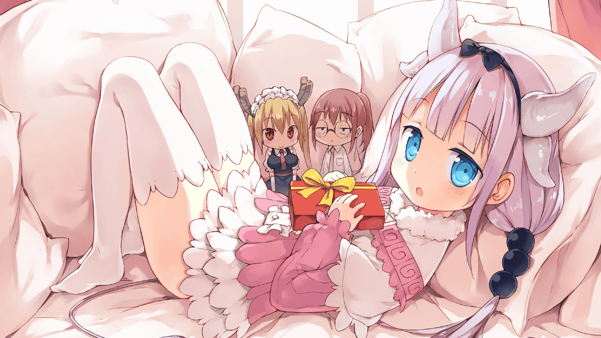 “简阳文体中心:羽毛球赛场上的快速反应与精准击球”